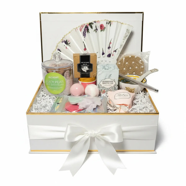 1-piece luxury spa gift set with candle, bath bombs and sugar scrub