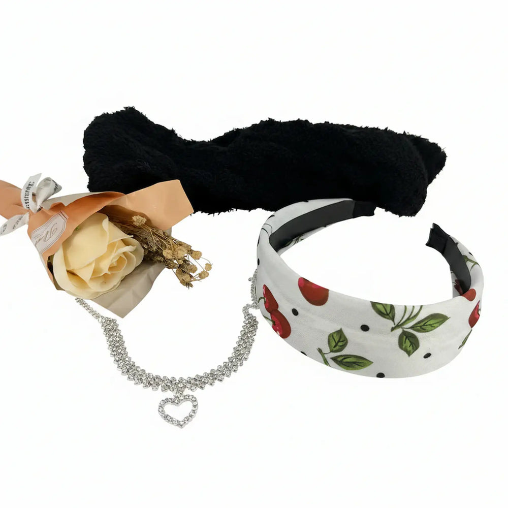 Glitter anklet bracelet and braided bracelet keychain from women's gift box