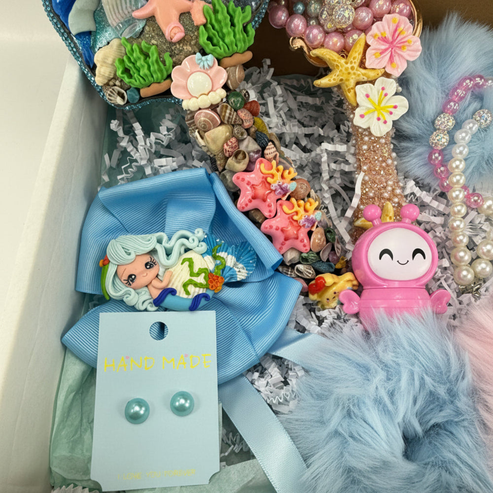 Handmade mermaid gift set with seashell hair brush, red-haired mermaid mirror and ocean accessories