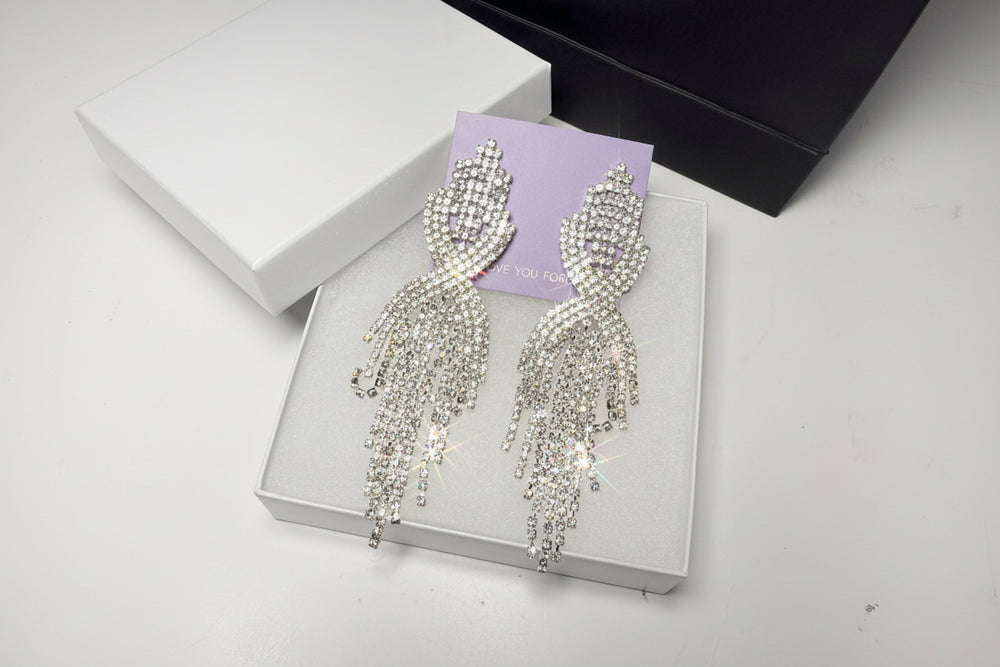 Elegant teardrop earrings for weddings and special occasions - Ready to gift packaging.