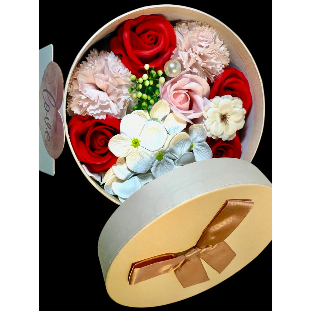 Luxury floral soap petals gift set with red, pink and white roses - bath gift box
